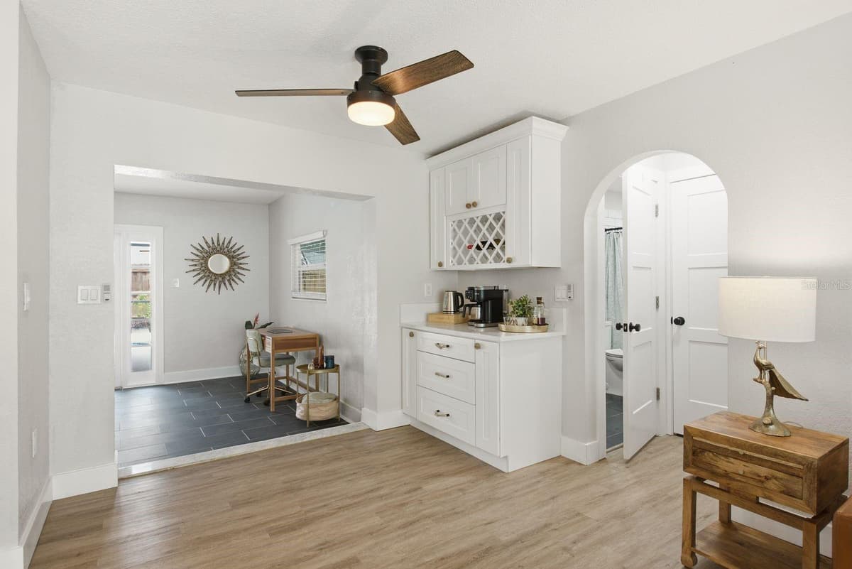 2168 VICTORIA DRIVE — photo 11 of 37