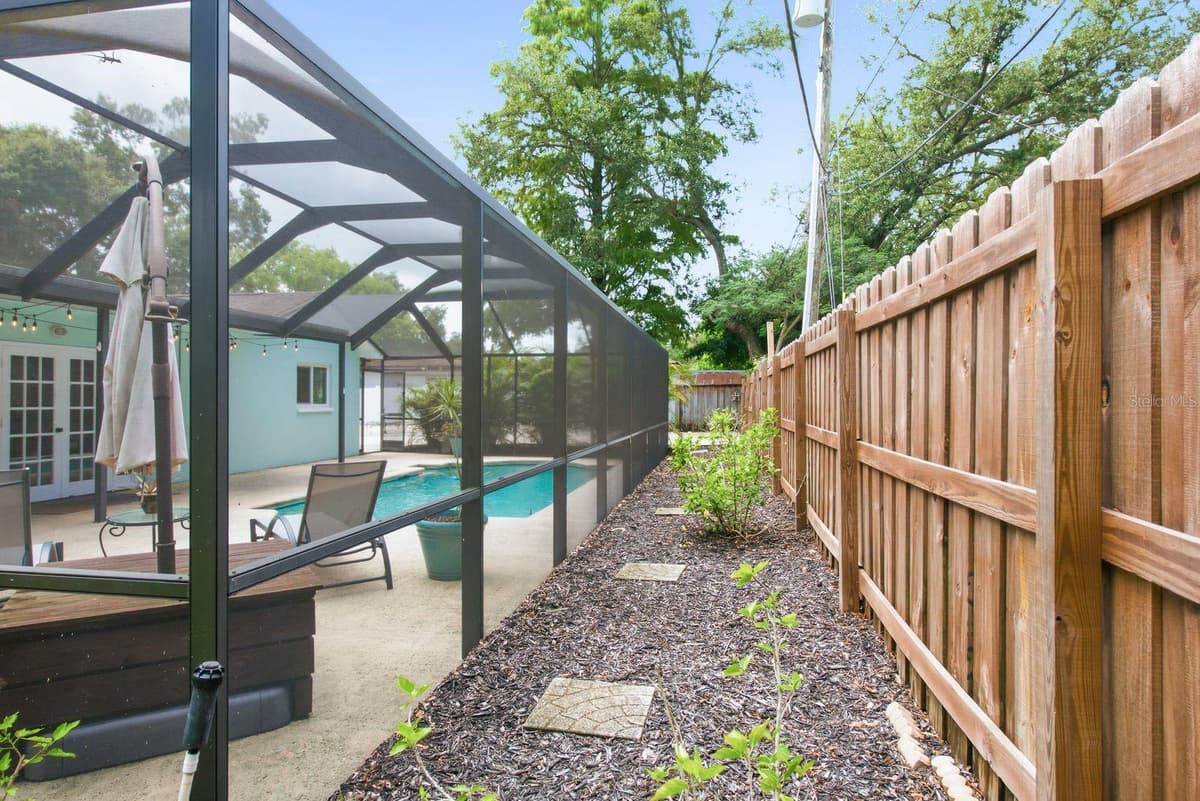 2168 VICTORIA DRIVE — photo 34 of 37
