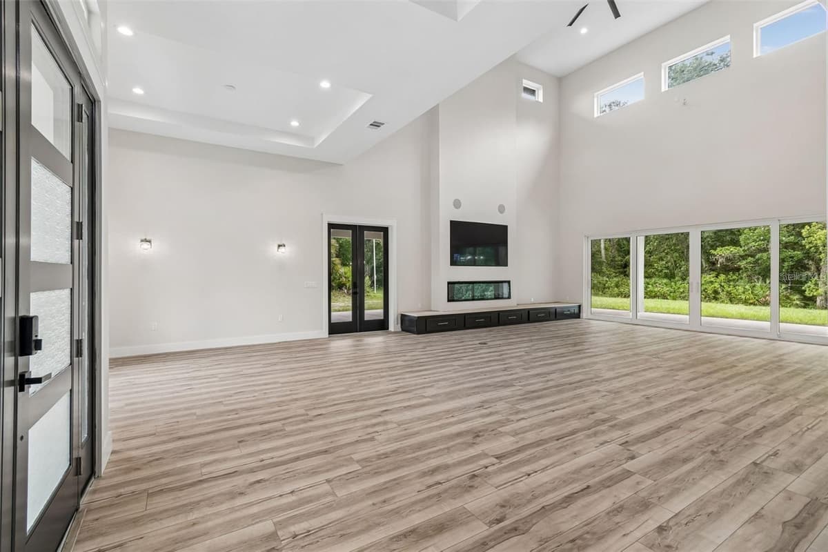 12000 GOLDEN VALLEY DRIVE — photo 7 of 49