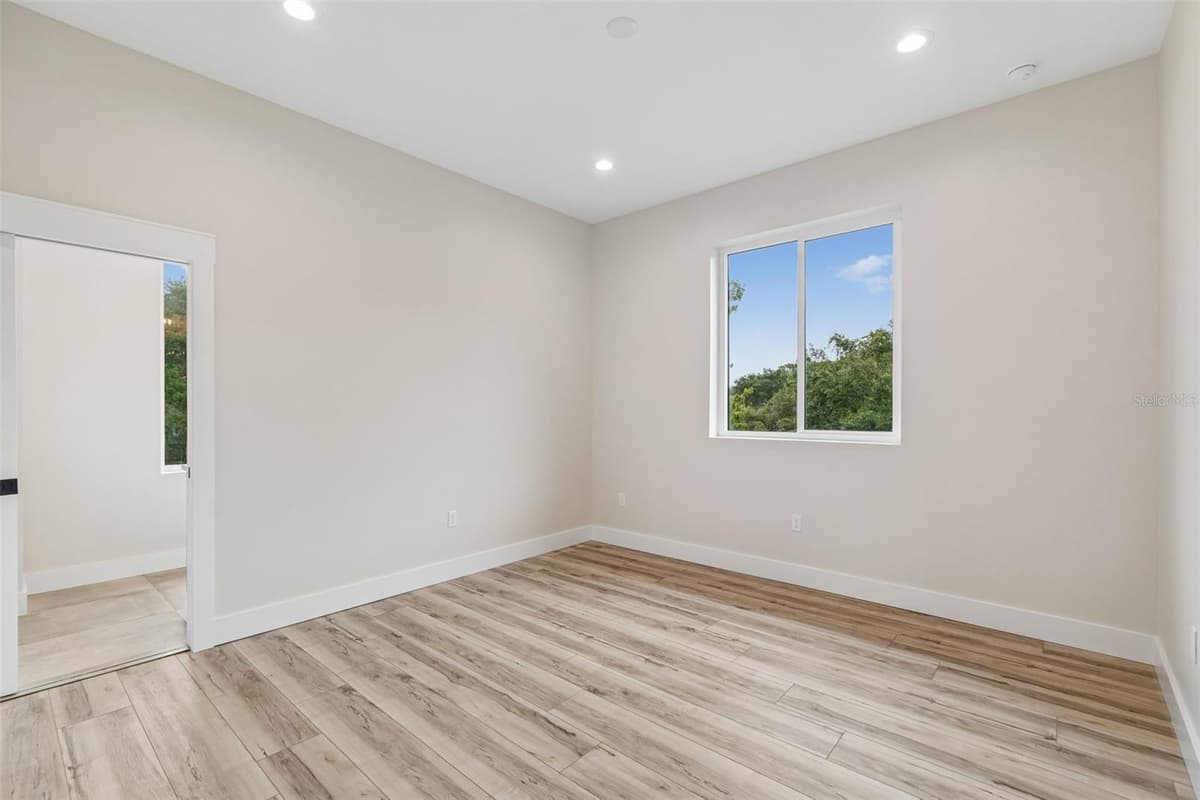 12000 GOLDEN VALLEY DRIVE — photo 42 of 49