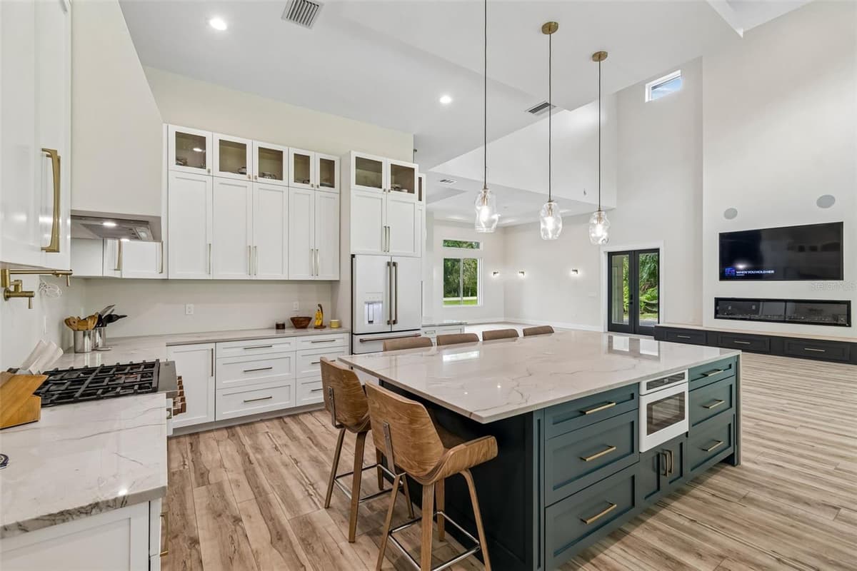 12000 GOLDEN VALLEY DRIVE — photo 9 of 49