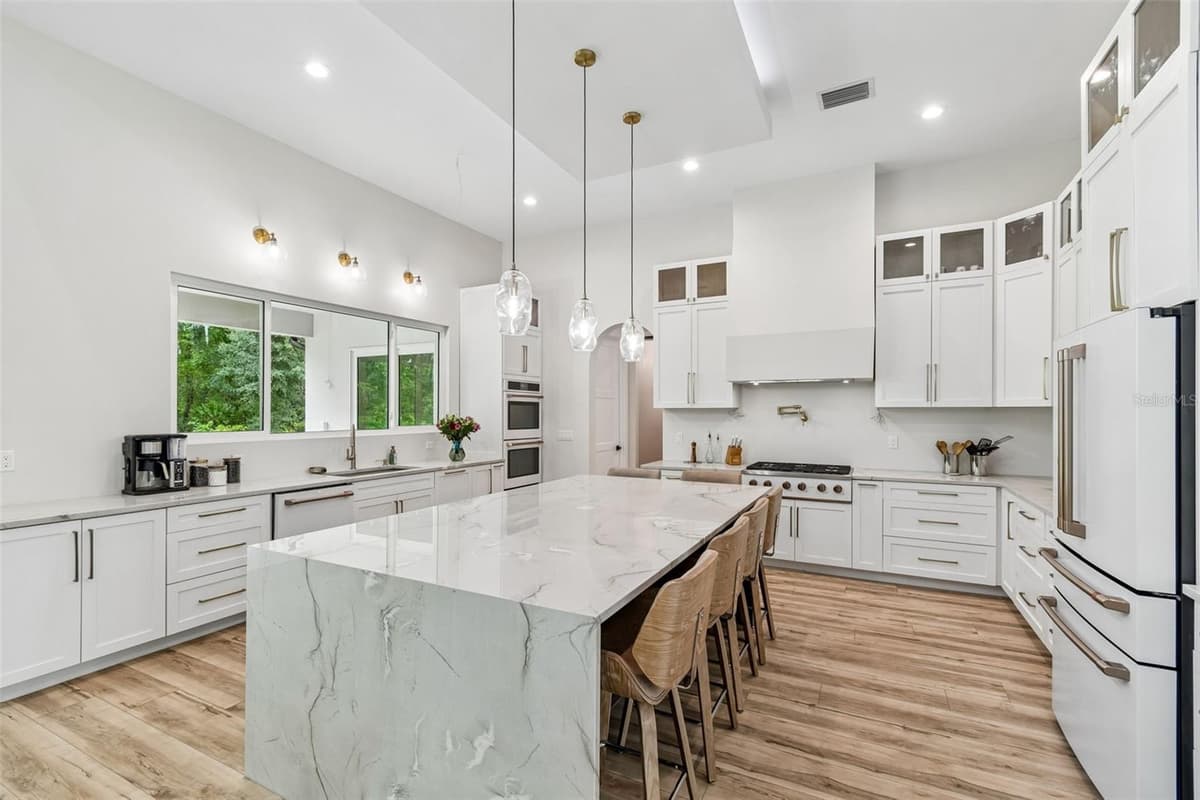 12000 GOLDEN VALLEY DRIVE — photo 13 of 49