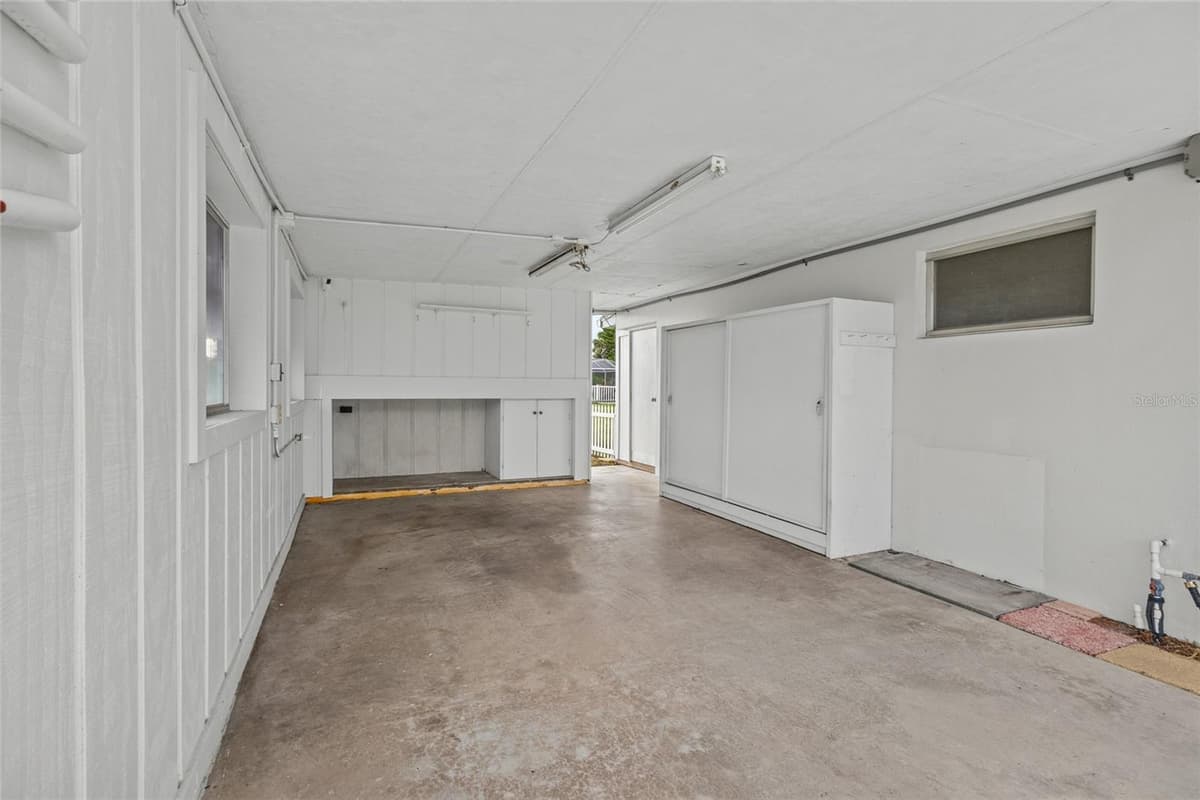 5702 ESPANOLA AVENUE — photo 25 of 39
