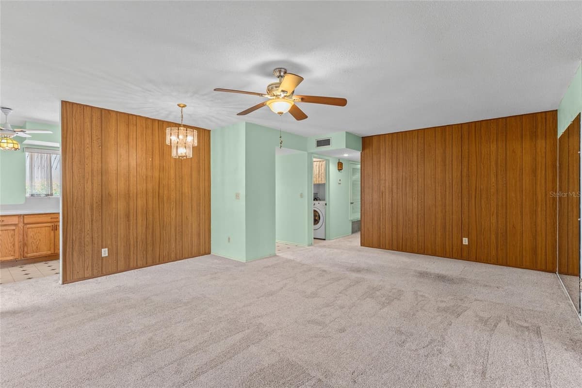 5702 ESPANOLA AVENUE — photo 10 of 39