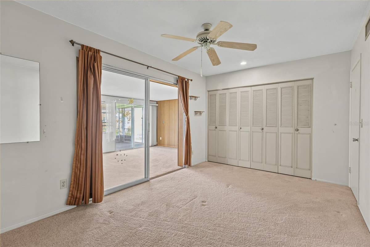 5702 ESPANOLA AVENUE — photo 16 of 39
