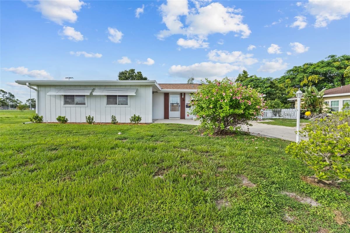 5702 ESPANOLA AVENUE — photo 38 of 39