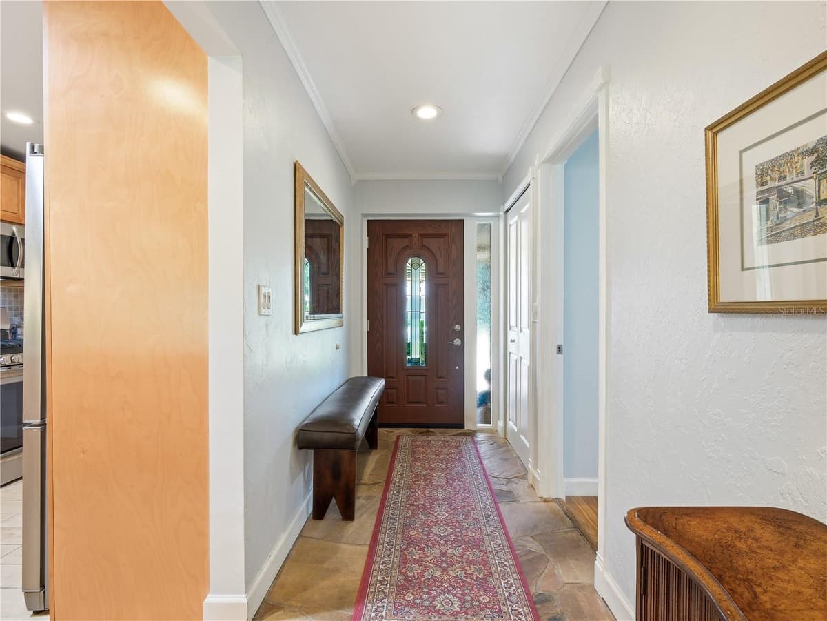 218 CANTERBURY CIRCLE — photo 10 of 55