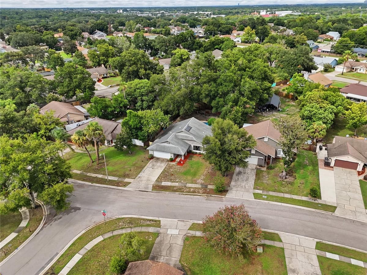 5583 LONG LAKE DRIVE — photo 21 of 22