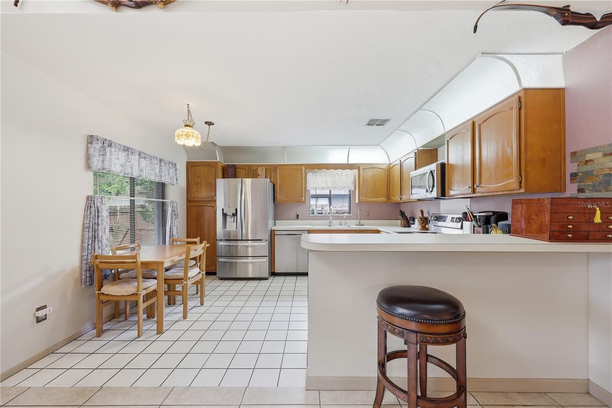 5583 LONG LAKE DRIVE — photo 9 of 22