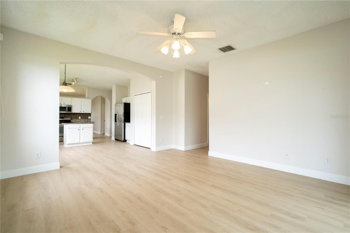 13827 HAWKEYE DRIVE — photo 29 of 64