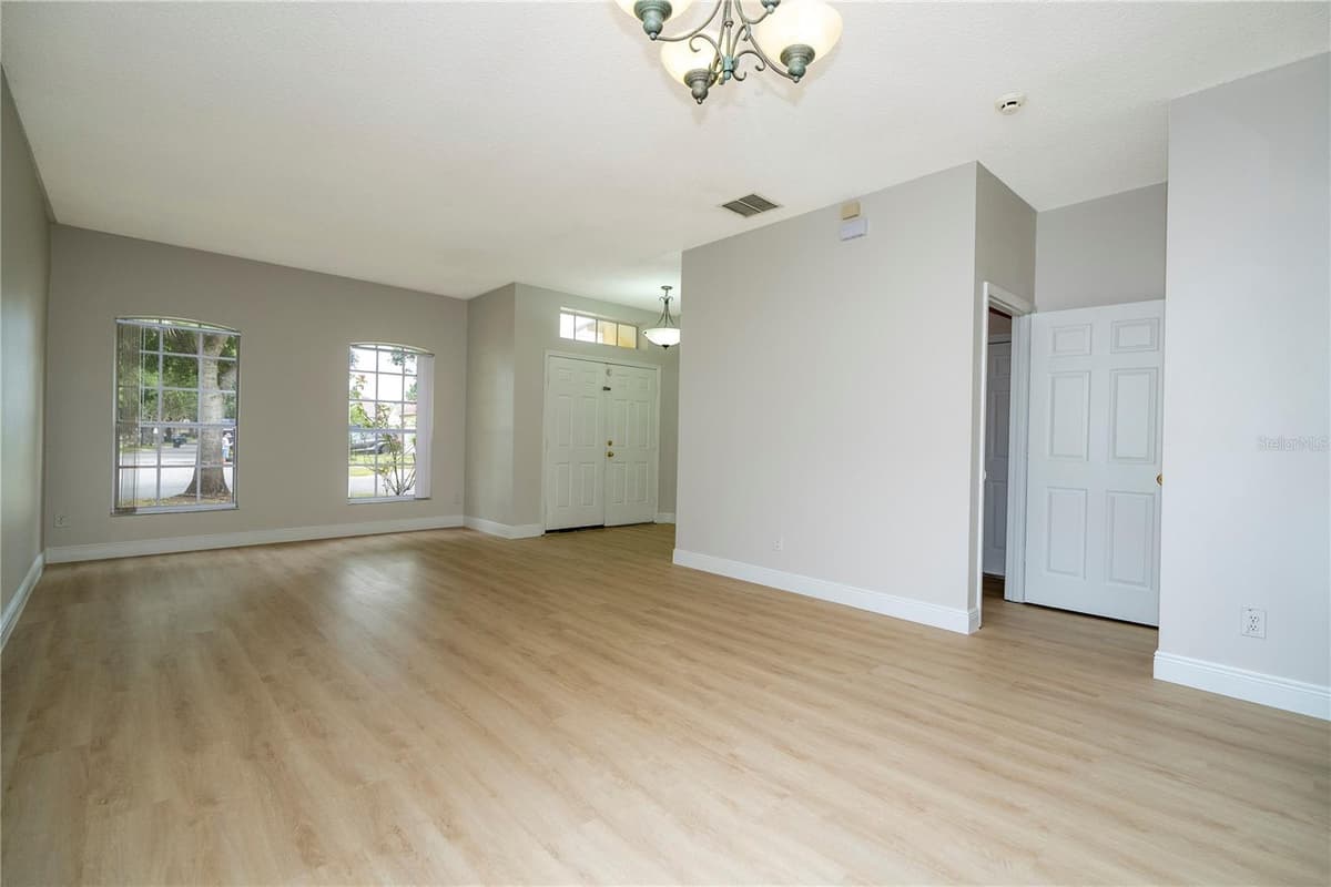 13827 HAWKEYE DRIVE — photo 19 of 64