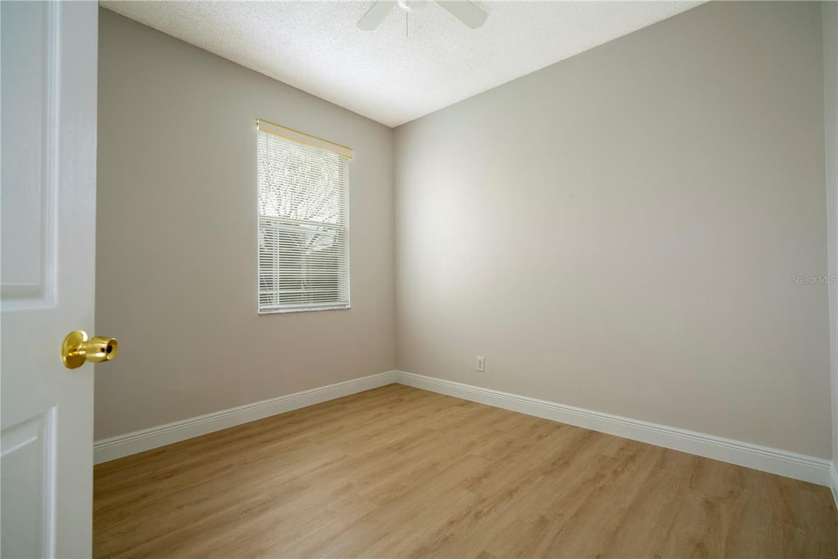 13827 HAWKEYE DRIVE — photo 40 of 64