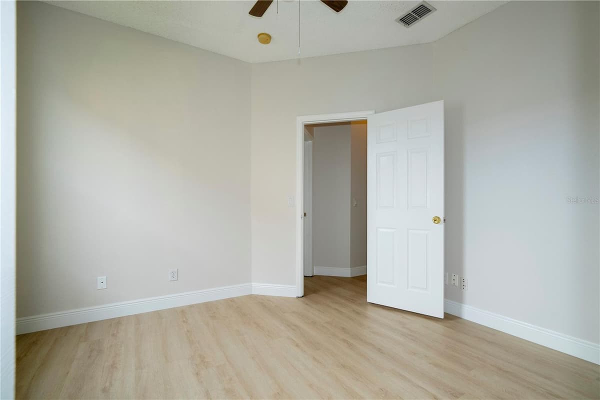 13827 HAWKEYE DRIVE — photo 45 of 64