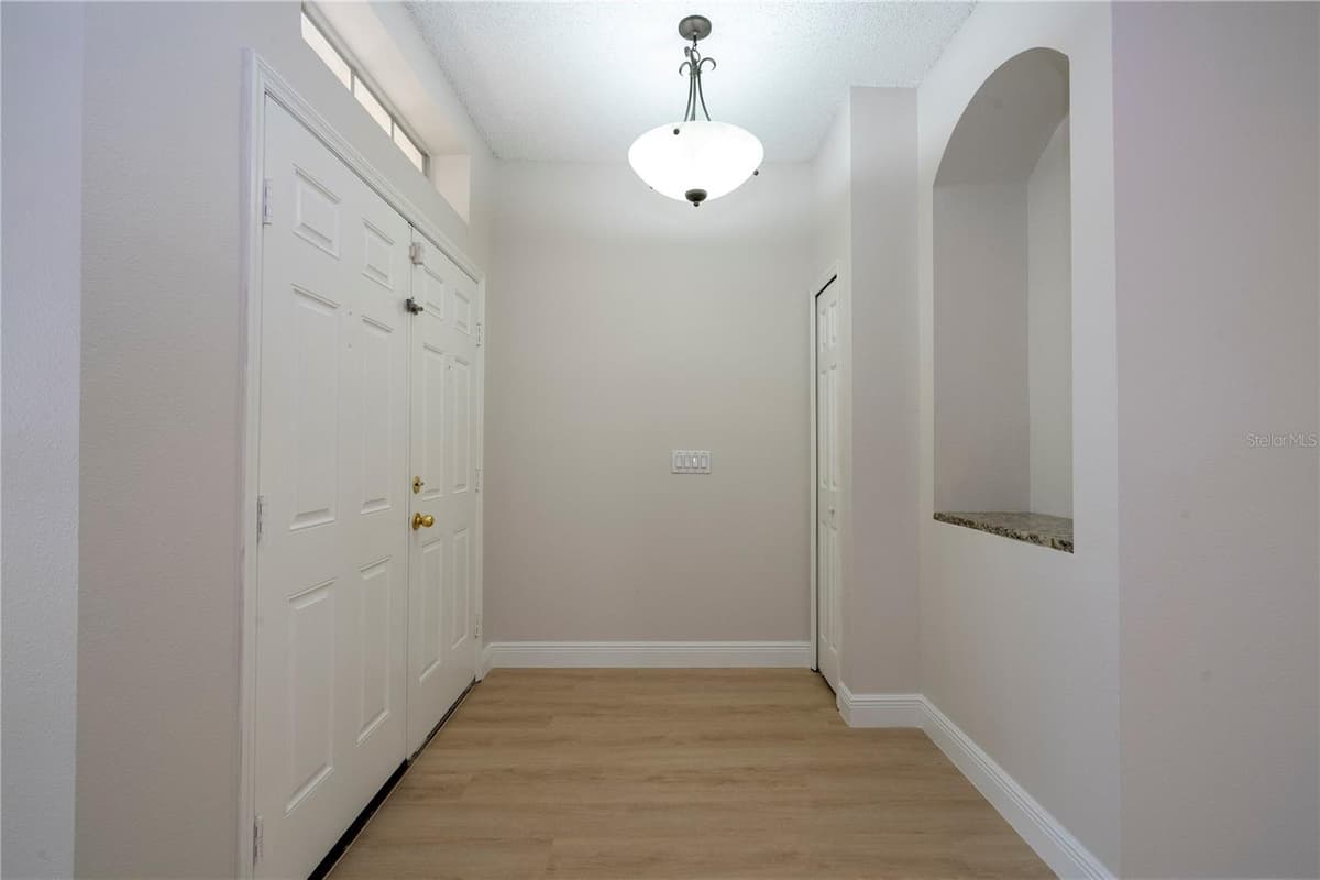 13827 HAWKEYE DRIVE — photo 15 of 64