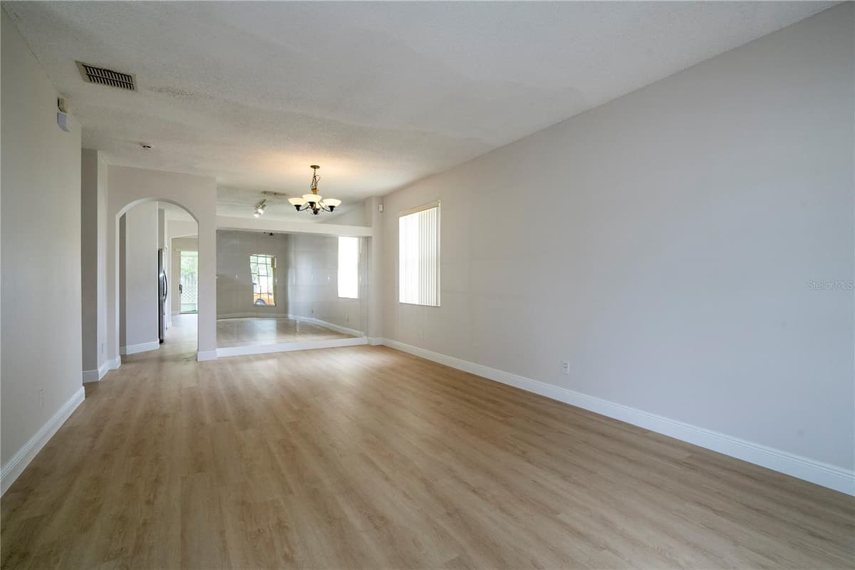 13827 HAWKEYE DRIVE — photo 16 of 64