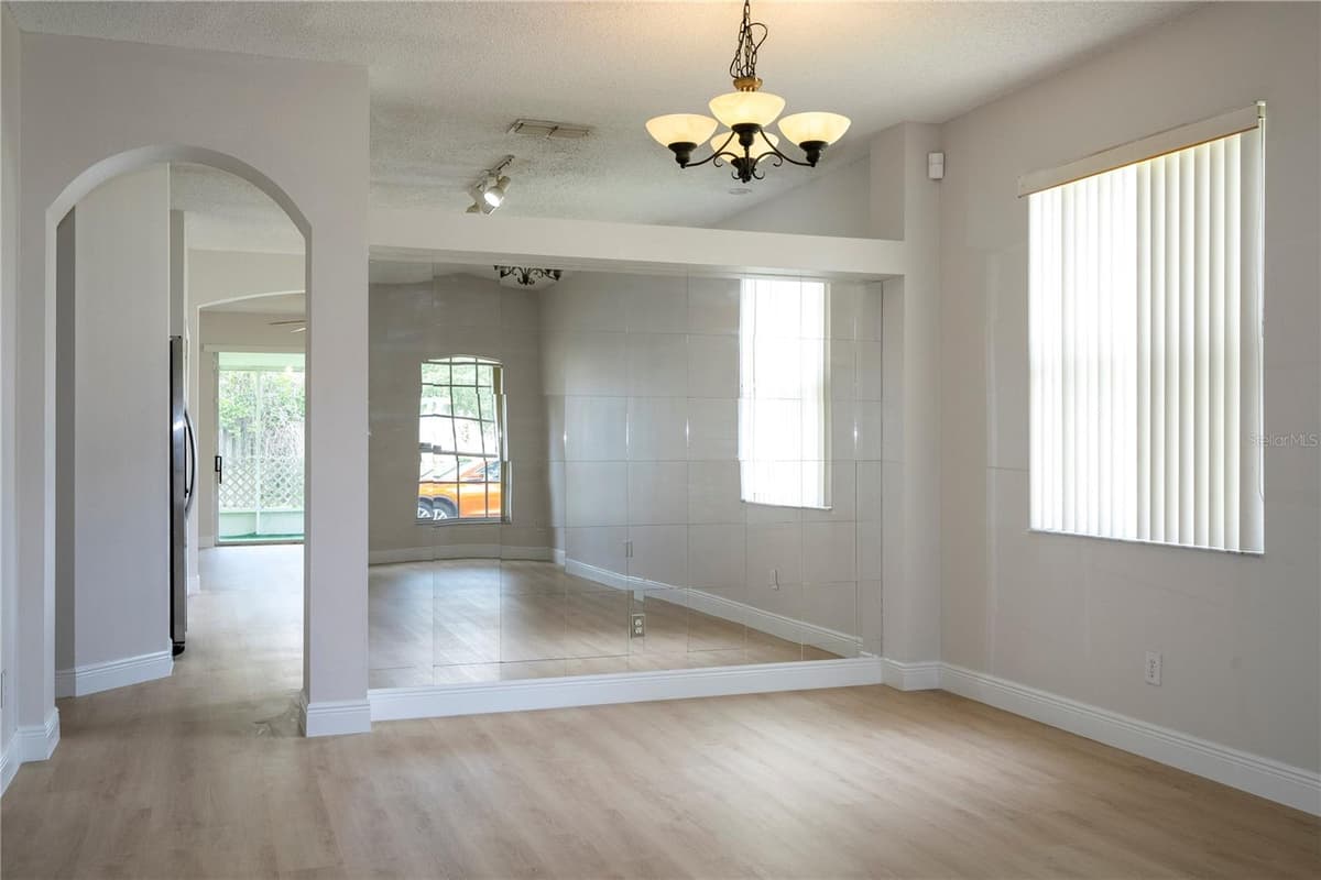 13827 HAWKEYE DRIVE — photo 17 of 64