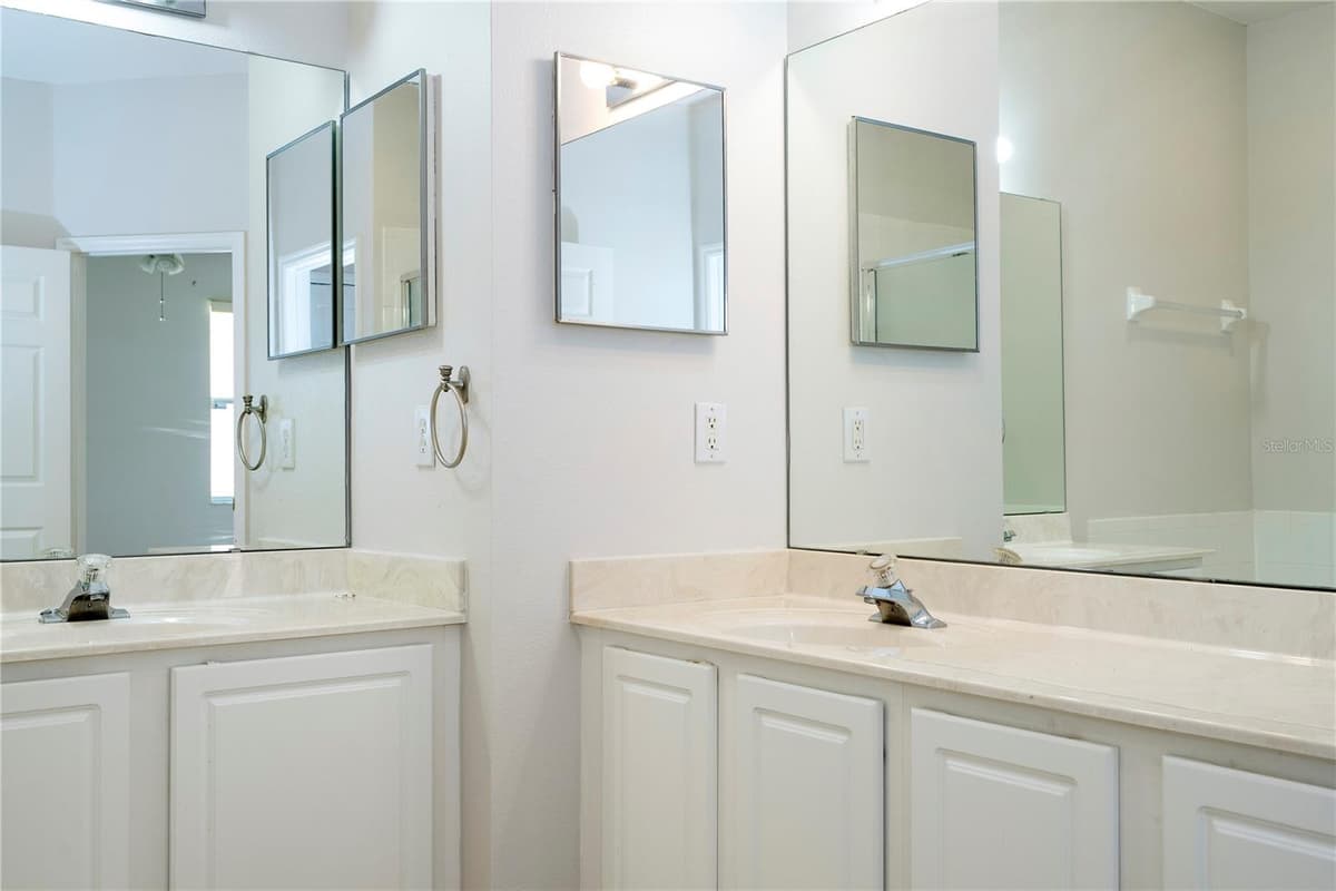 13827 HAWKEYE DRIVE — photo 54 of 64