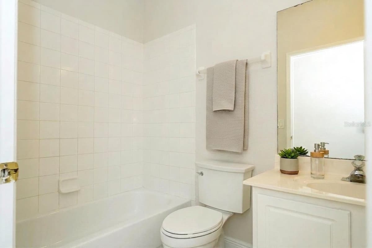 13827 HAWKEYE DRIVE — photo 12 of 64