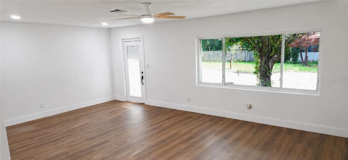 180 KENTUCKY AVENUE — photo 13 of 23