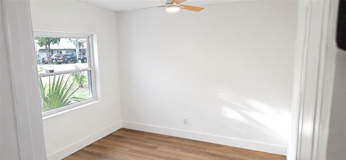 180 KENTUCKY AVENUE — photo 15 of 23