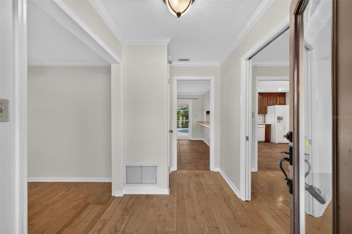 2051 DYAN WAY — photo 3 of 41