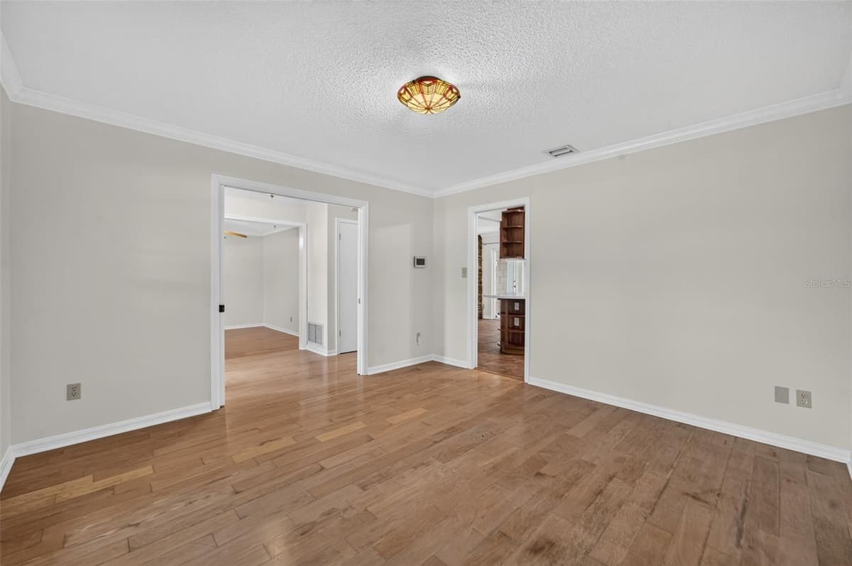2051 DYAN WAY — photo 9 of 41