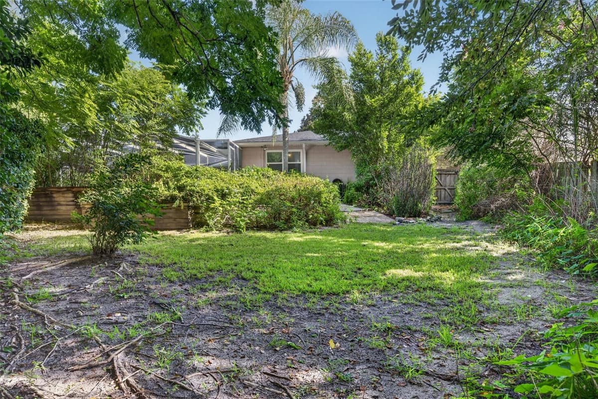 2051 DYAN WAY — photo 37 of 41