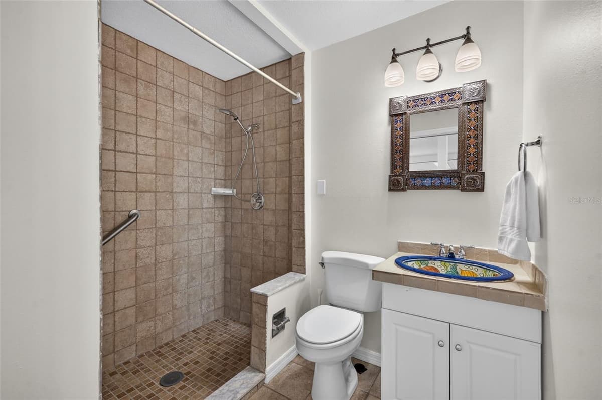 2051 DYAN WAY — photo 32 of 41
