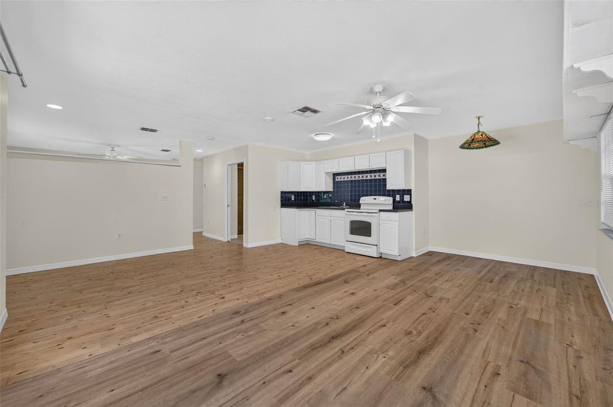 2051 DYAN WAY — photo 31 of 41