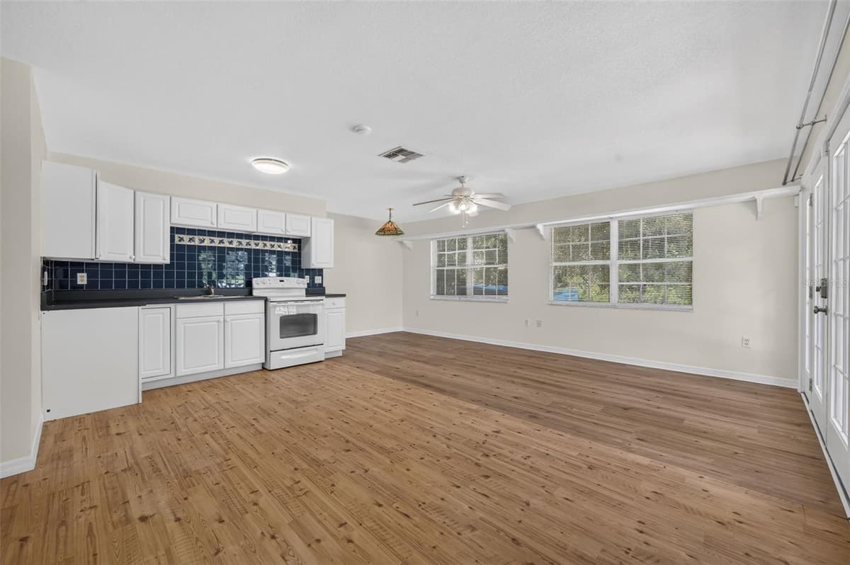 2051 DYAN WAY — photo 30 of 41