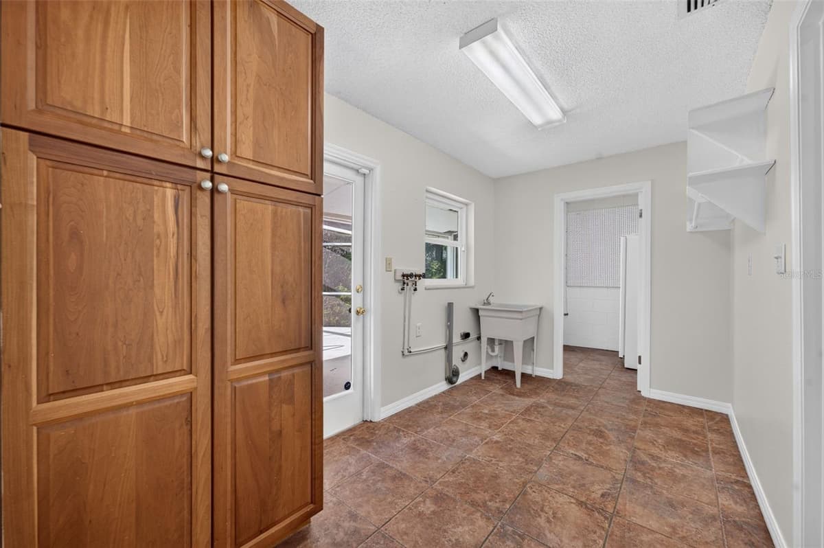 2051 DYAN WAY — photo 26 of 41