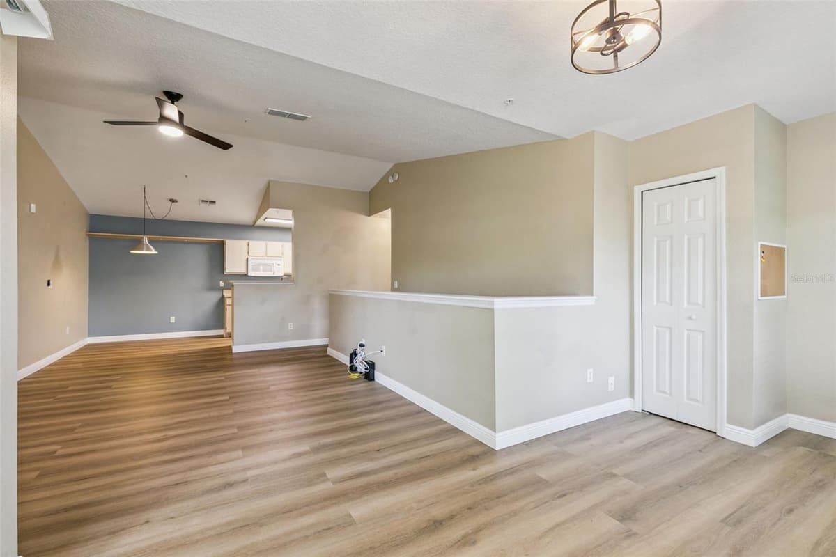 4316 KIRKMAN ROAD — photo 13 of 44