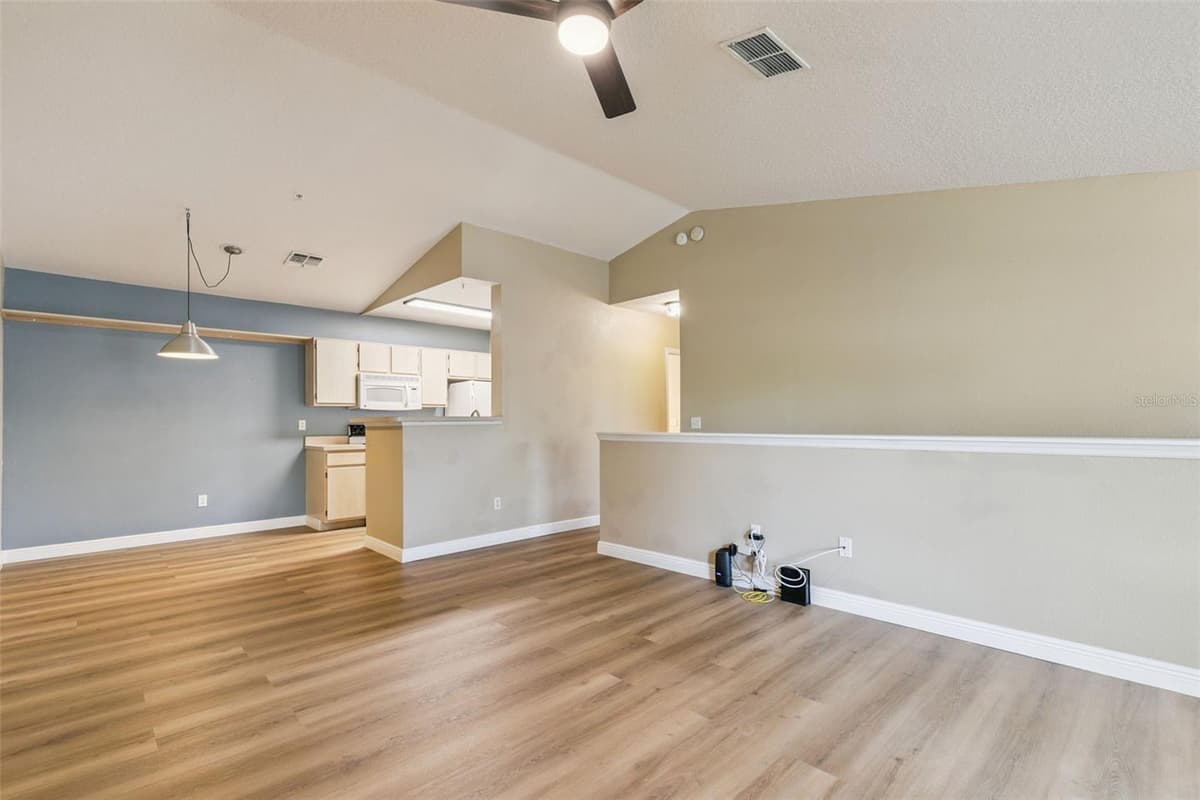 4316 KIRKMAN ROAD — photo 15 of 44