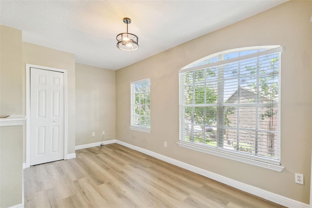 4316 KIRKMAN ROAD — photo 9 of 44