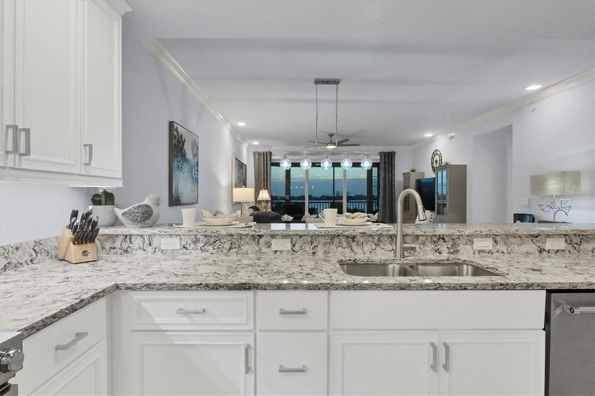 260 HIDDEN BAY DRIVE — photo 8 of 58