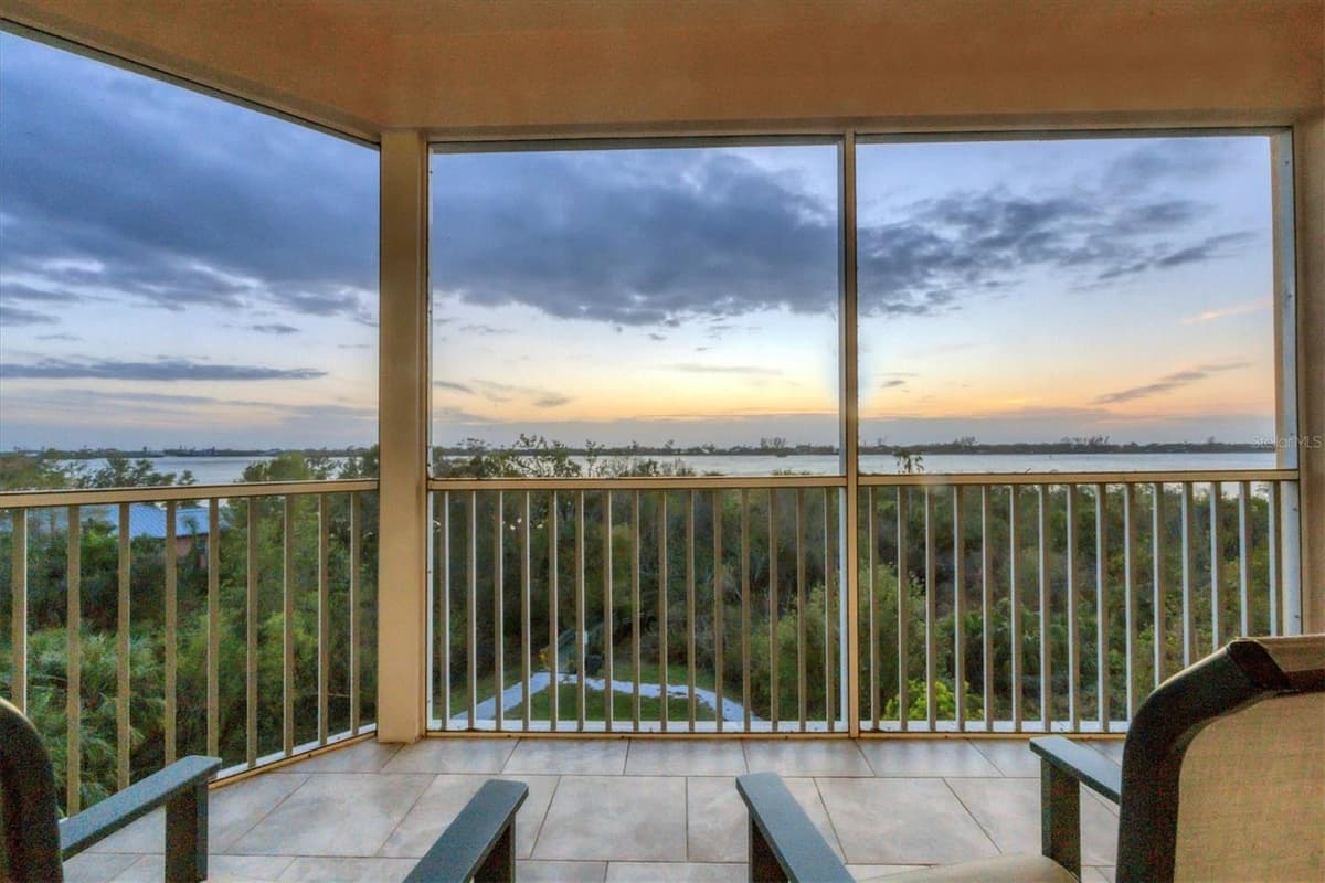 260 HIDDEN BAY DRIVE — photo 18 of 58