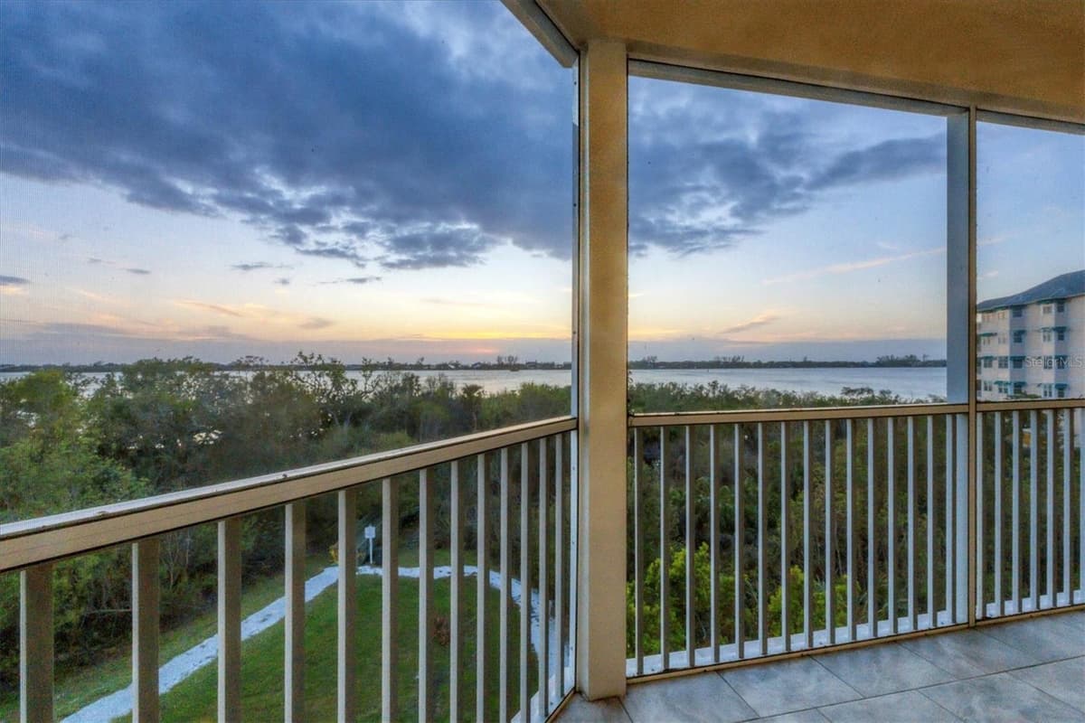 260 HIDDEN BAY DRIVE — photo 19 of 58