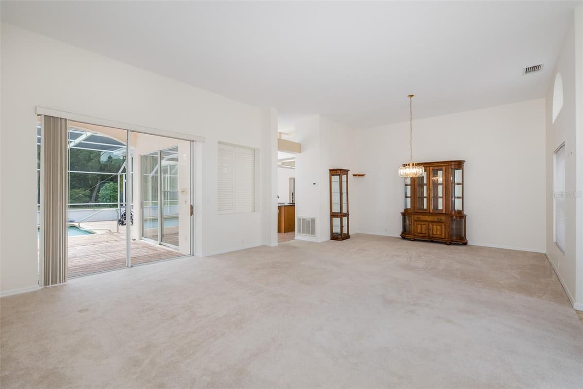 18822 MAJESTIC OAK COURT — photo 10 of 69