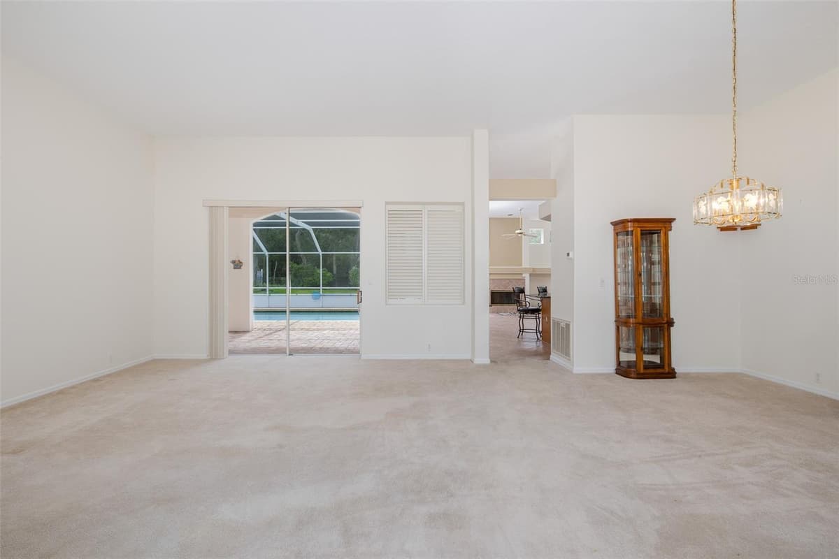 18822 MAJESTIC OAK COURT — photo 14 of 69