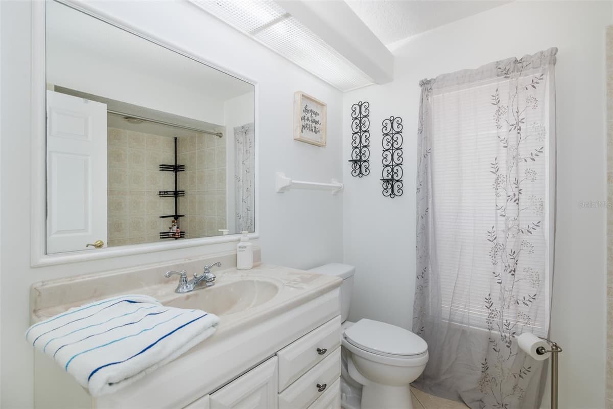 18822 MAJESTIC OAK COURT — photo 35 of 69