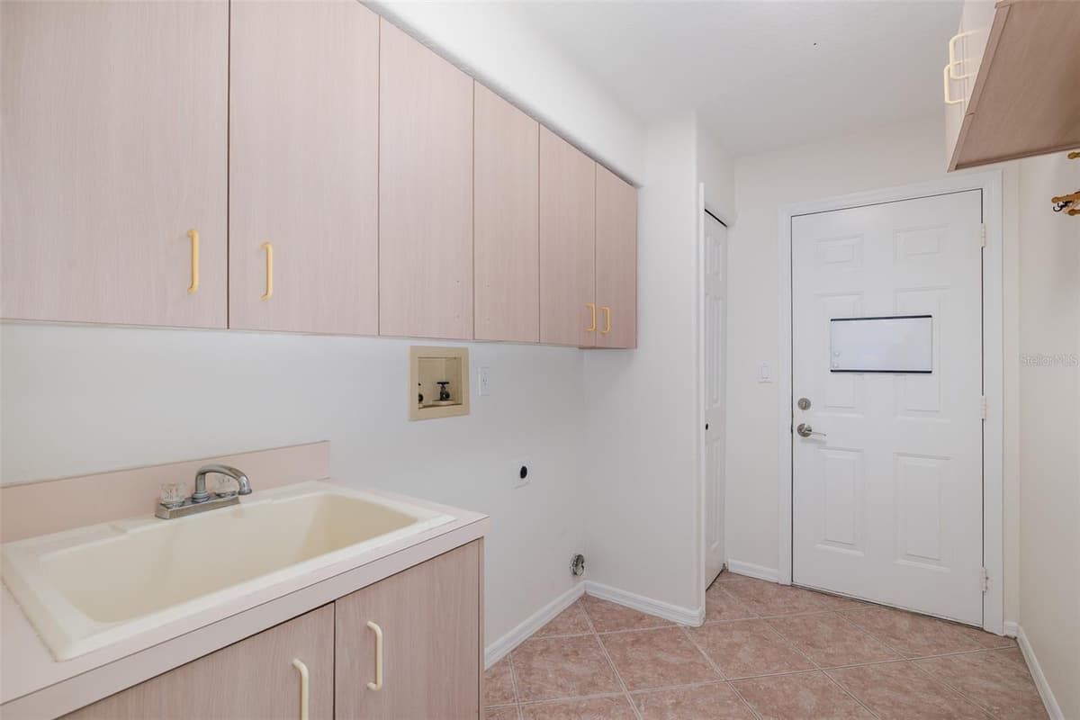 18822 MAJESTIC OAK COURT — photo 40 of 69