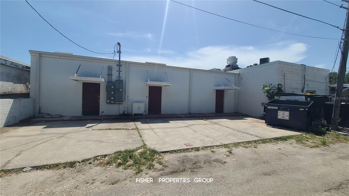 211-213 DAVIS BOULEVARD — photo 7 of 8