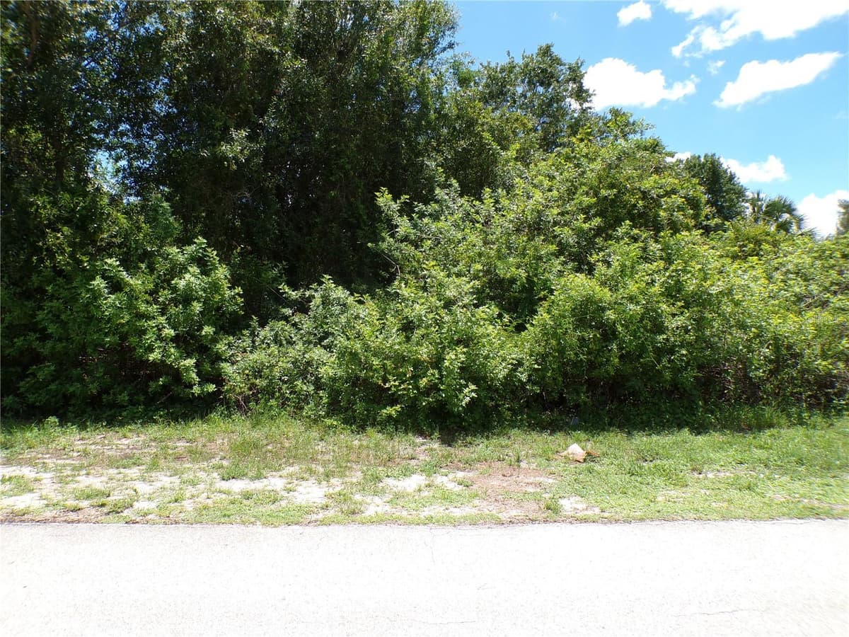27045 MONTE CRISTO BOULEVARD — photo 12 of 31