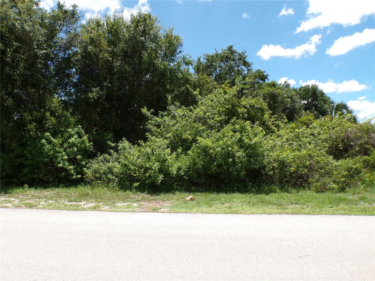 27045 MONTE CRISTO BOULEVARD — photo 2 of 31
