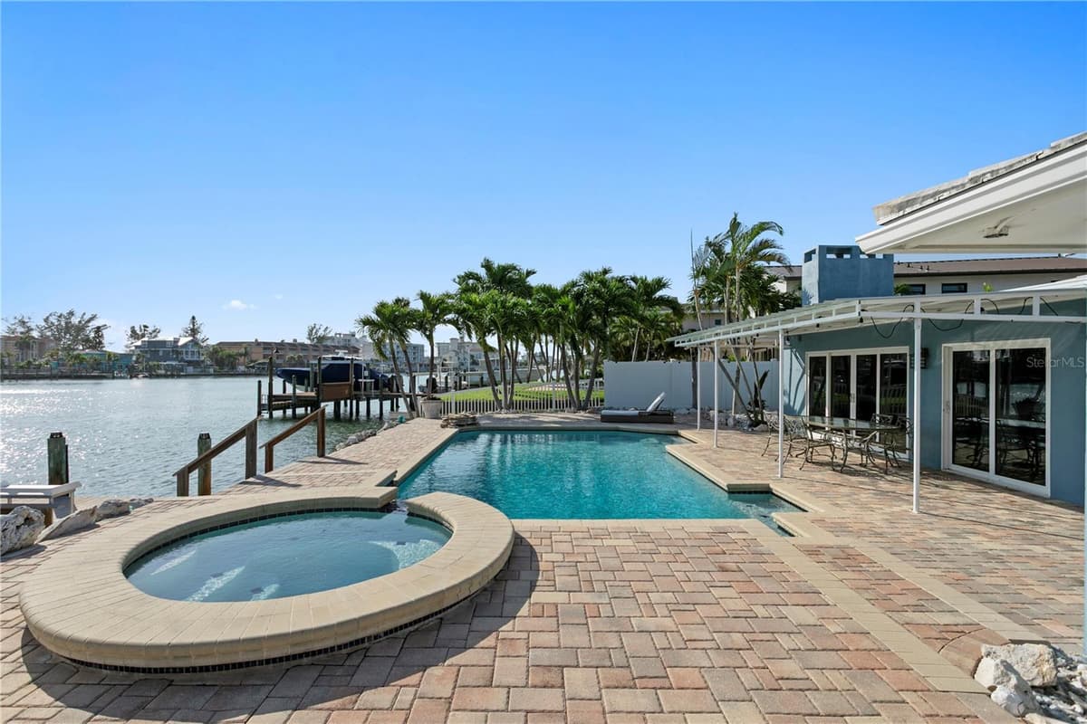 10038 YACHT CLUB DRIVE — photo 24 of 39