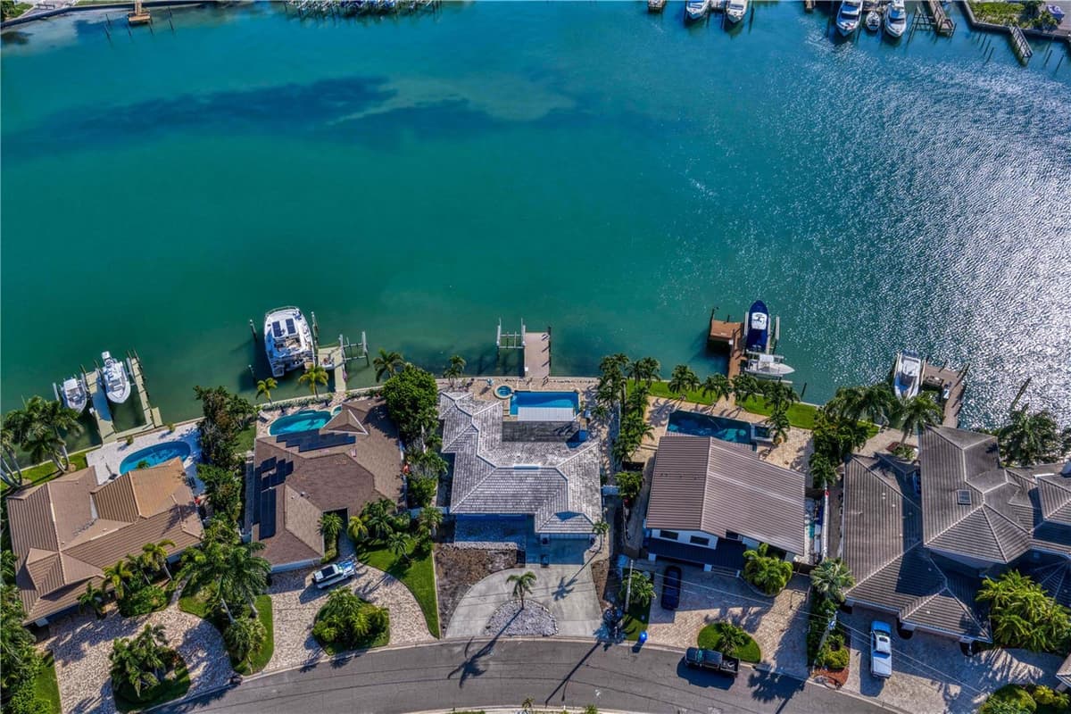 10038 YACHT CLUB DRIVE — photo 30 of 39