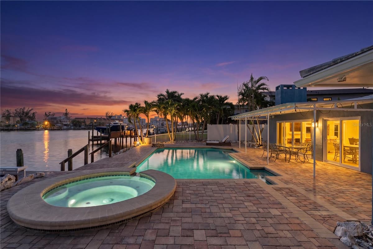 10038 YACHT CLUB DRIVE — photo 3 of 39
