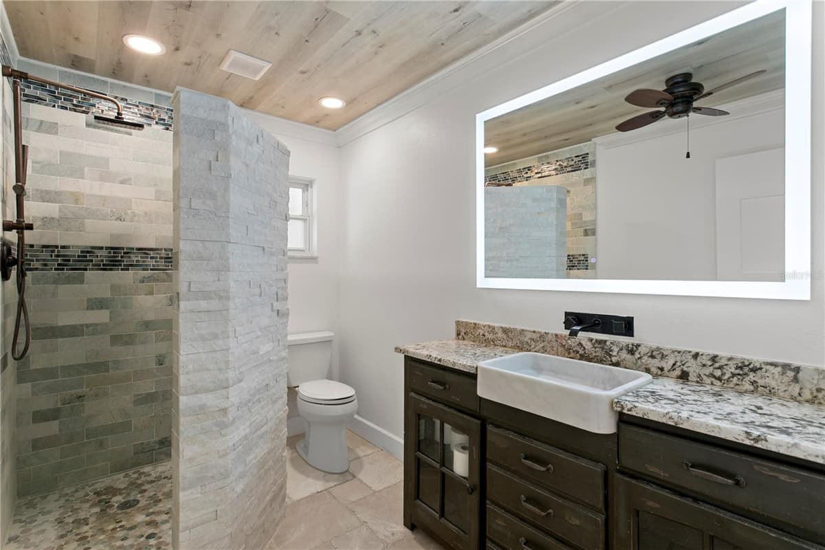 10038 YACHT CLUB DRIVE — photo 16 of 39
