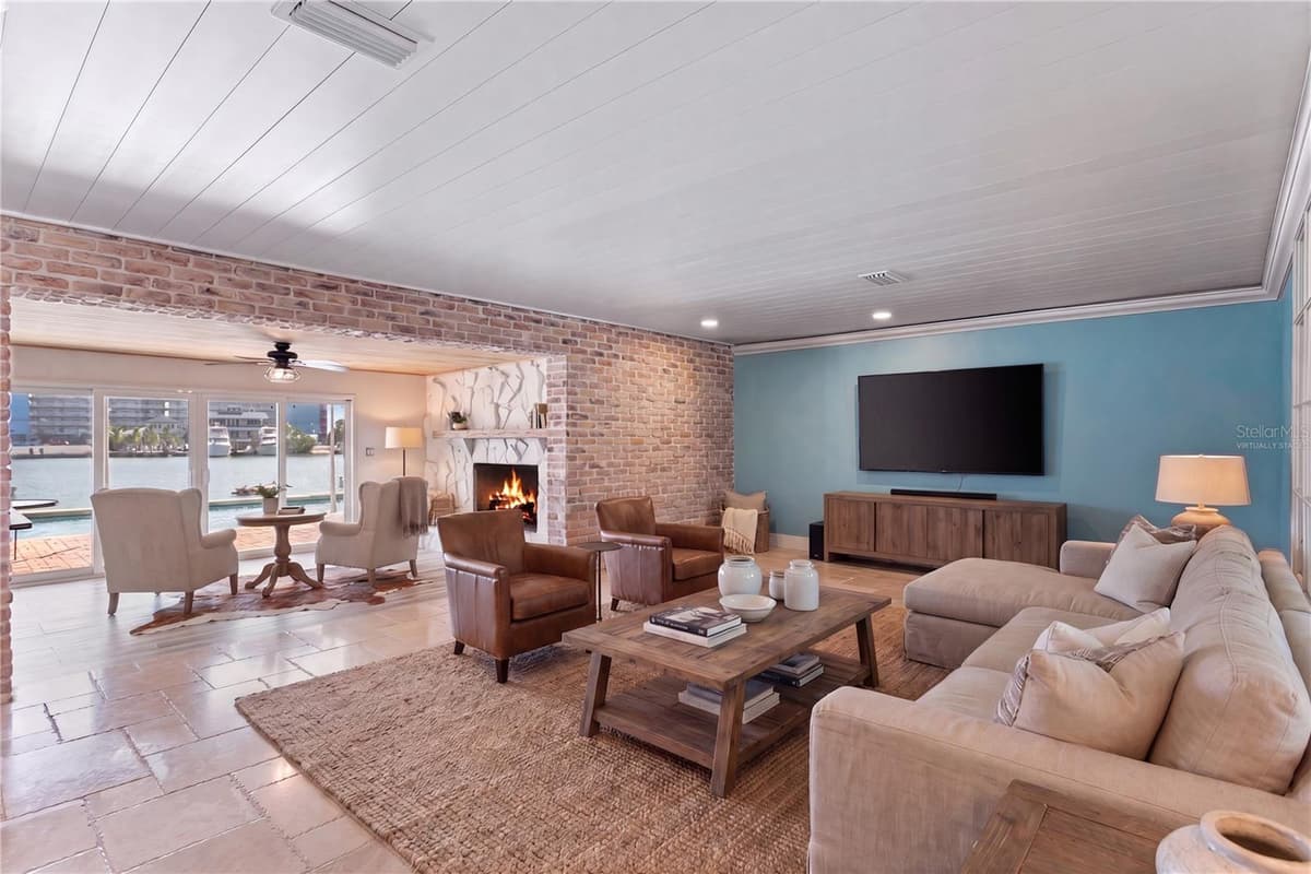 10038 YACHT CLUB DRIVE — photo 8 of 39