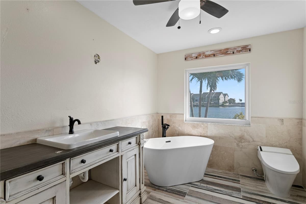 10038 YACHT CLUB DRIVE — photo 20 of 39
